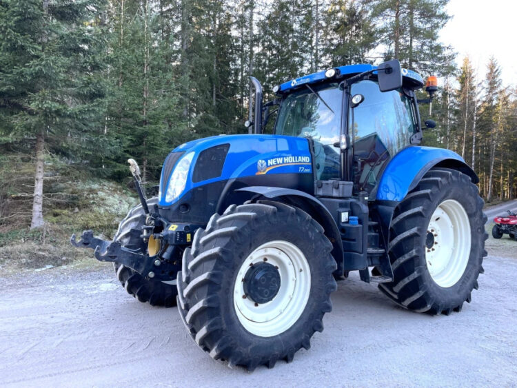 2013 New Holland T7.200 Tractor