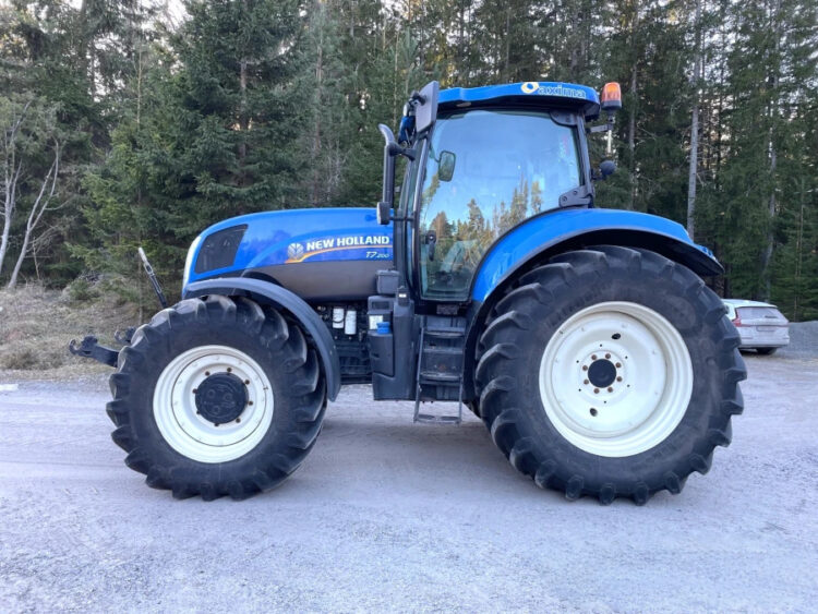 2013 New Holland T7.200 Tractor - Image 9