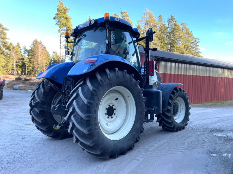 2013 New Holland T7.200 Tractor - Image 2