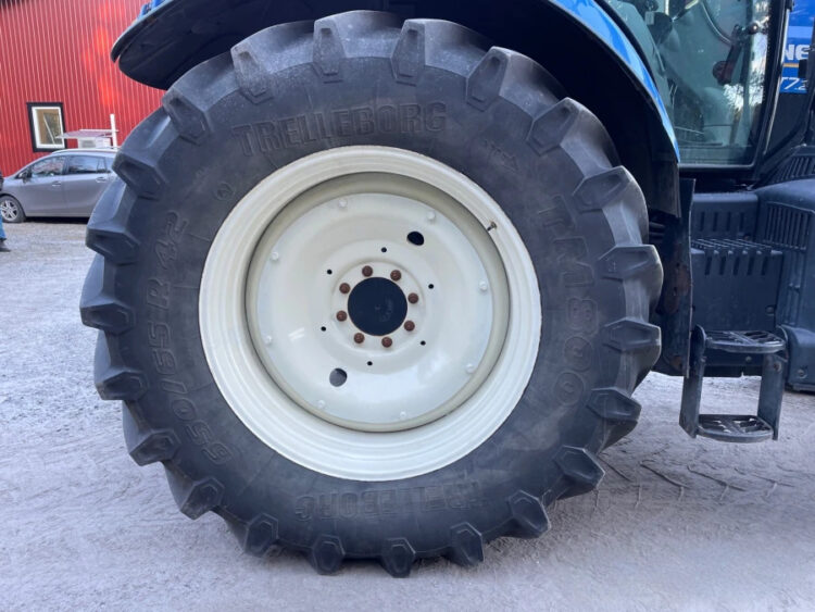2013 New Holland T7.200 Tractor - Image 5
