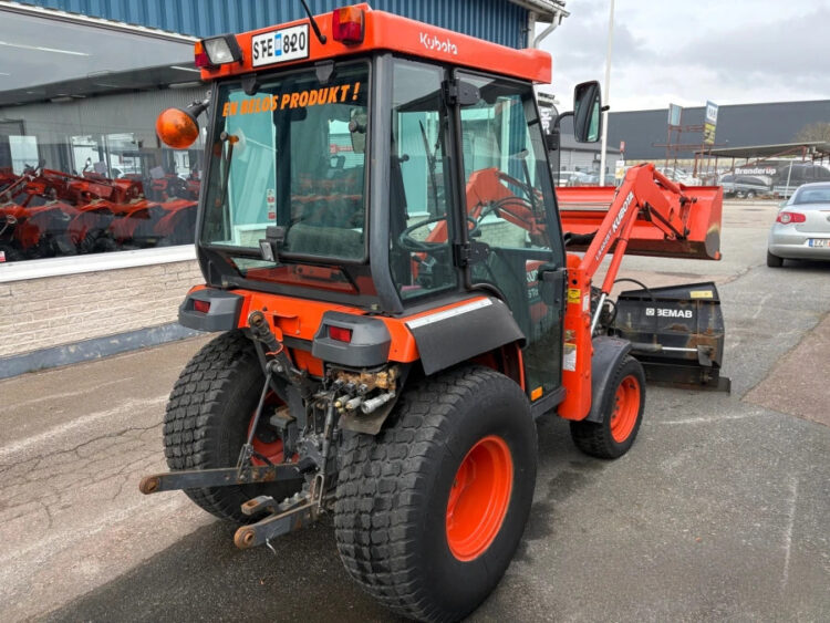 2002 Kubota STA 30 Tractor - Image 3