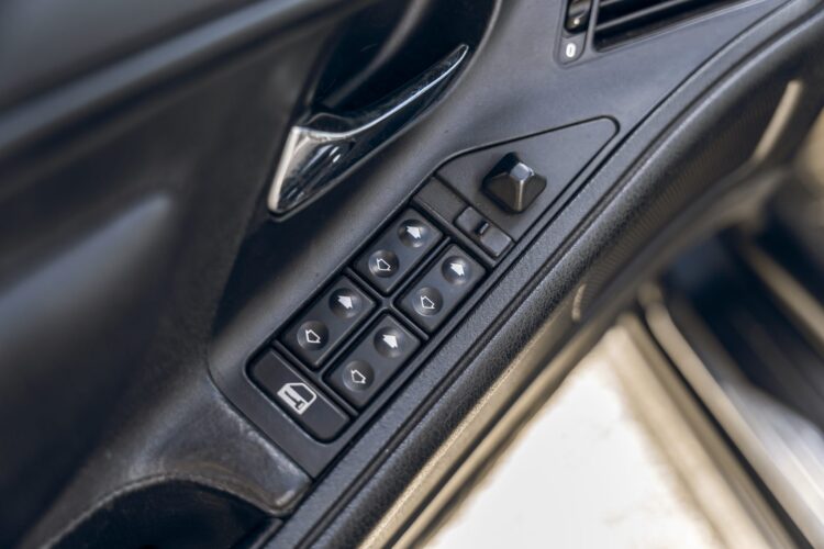 1993 BMW 850CSi 6-Speed - Image 5
