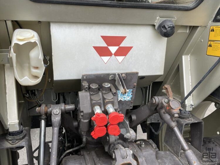 1994 Massey Ferguson 375 HiLine+ Tractor - Image 3