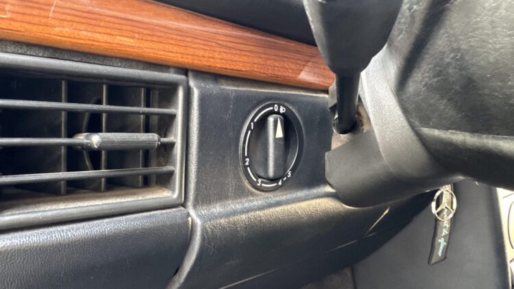 1991 Mercedes-Benz 300GE Cabriolet - Image 3