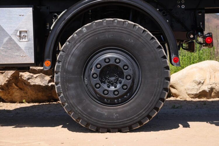 2004 Mercedes-Benz Unimog U500 Camper Conversion - Image 21
