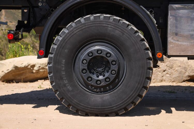 2004 Mercedes-Benz Unimog U500 Camper Conversion - Image 20