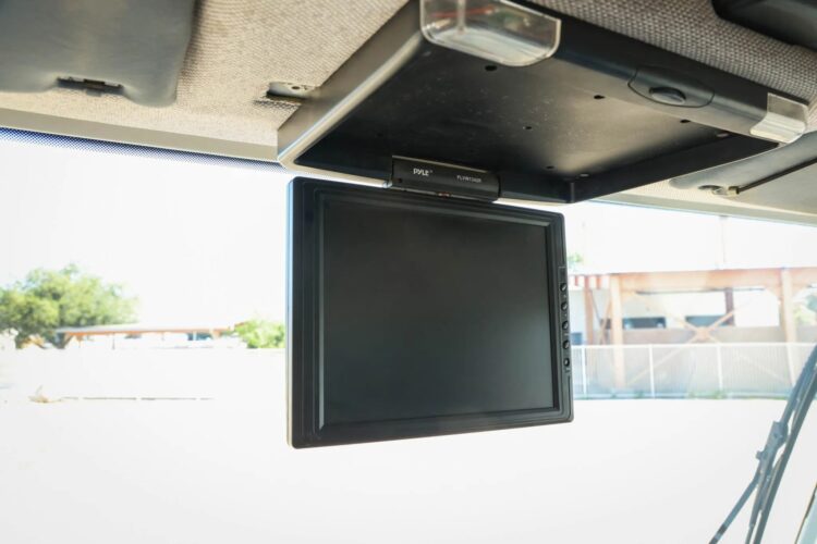 2004 Mercedes-Benz Unimog U500 Camper Conversion - Image 15