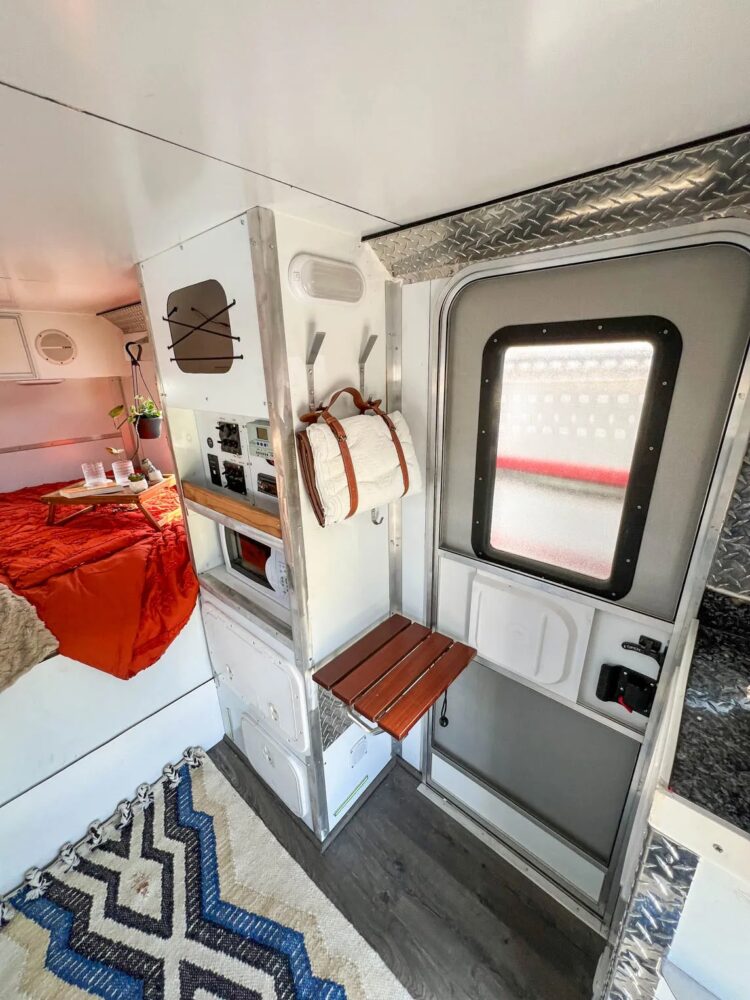 2004 Mercedes-Benz Unimog U500 Camper Conversion - Image 12