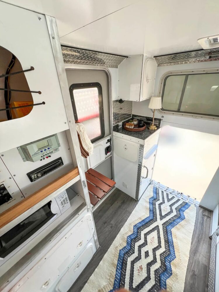 2004 Mercedes-Benz Unimog U500 Camper Conversion - Image 10