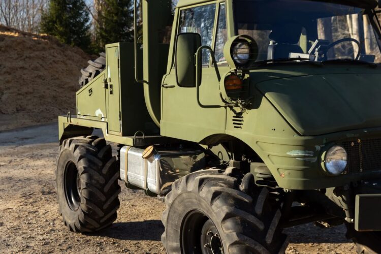 1988 Freightliner Unimog FLU419 - Image 24