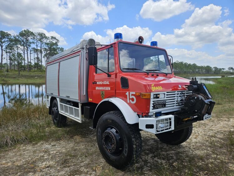 1985 Mercedes-Benz Unimog U1700L Fire Truck - Image 36