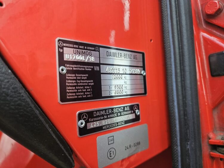 1985 Mercedes-Benz Unimog U1700L Fire Truck - Image 3