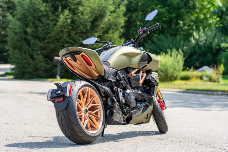 2021 Ducati Diavel 1260 Lamborghini - Image 13