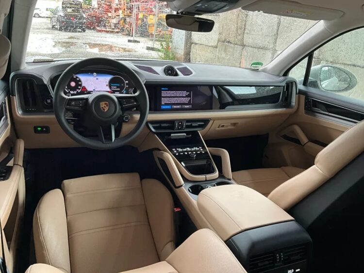 2024 Porsche Cayenne - Image 13