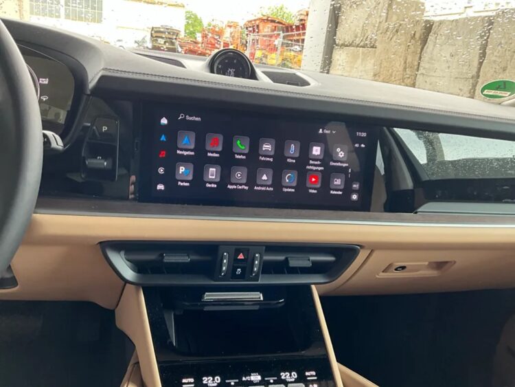 2024 Porsche Cayenne - Image 14