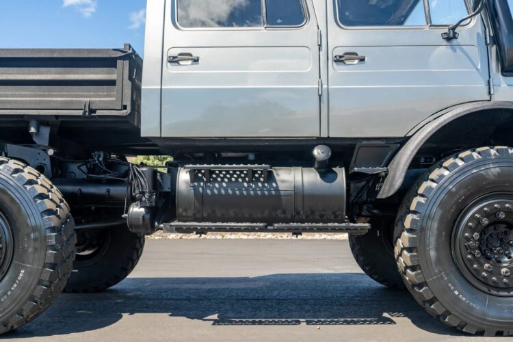 1991 Mercedes-Benz Unimog U1650L Doka - Image 18