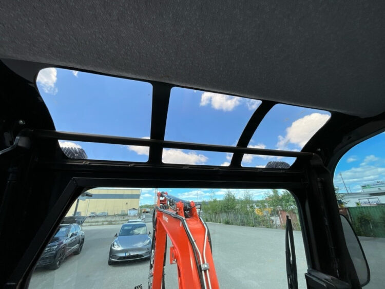 2022 Kubota U27-4 Excavator with Engcon tiltrotator and 3 utensils - Image 42