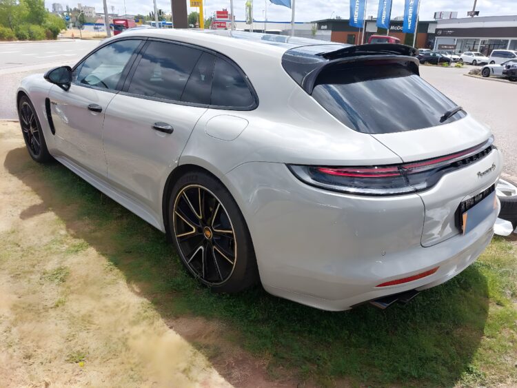 2021 Porsche Panamera Sport Turismo 4S E-Hybrid - Image 3