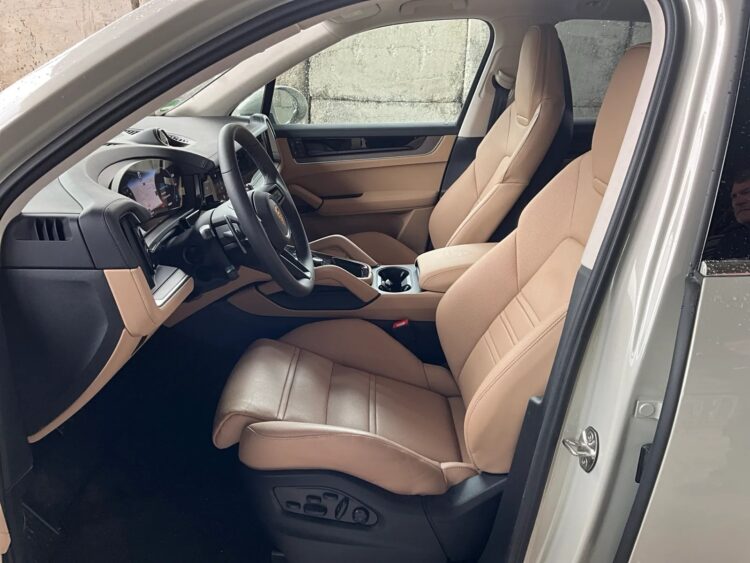 2024 Porsche Cayenne - Image 3