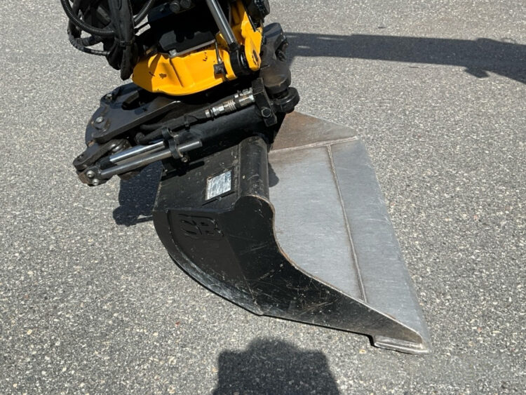 2022 Kubota U27-4 Excavator with Engcon tiltrotator and 3 utensils - Image 39