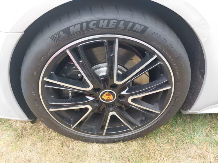 2021 Porsche Panamera Sport Turismo 4S E-Hybrid - Image 24