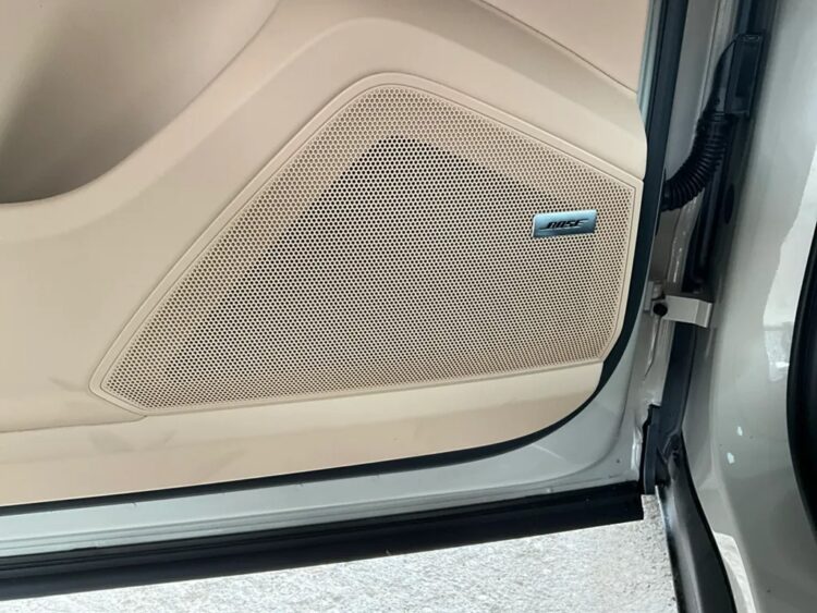 2024 Porsche Cayenne - Image 24