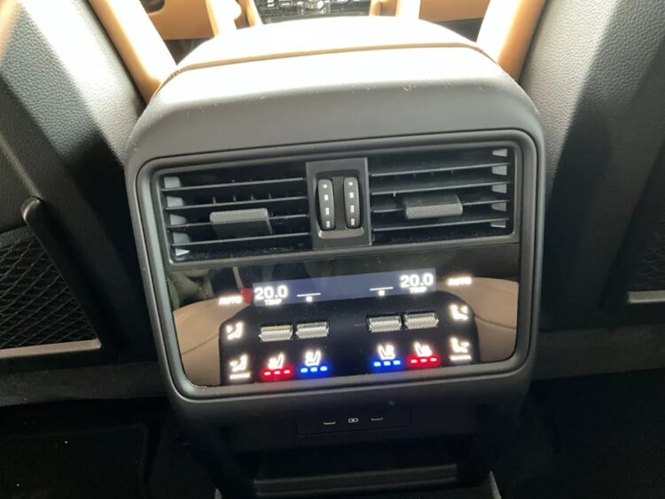 2024 Porsche Cayenne - Image 27