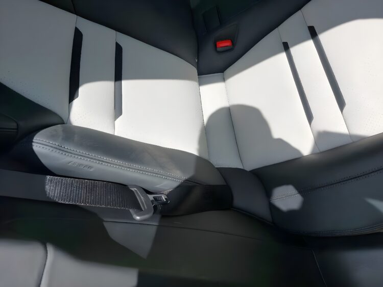 2021 Porsche Panamera Sport Turismo 4S E-Hybrid - Image 28
