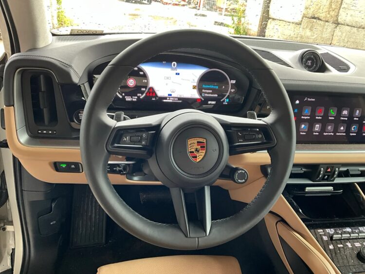2024 Porsche Cayenne - Image 4
