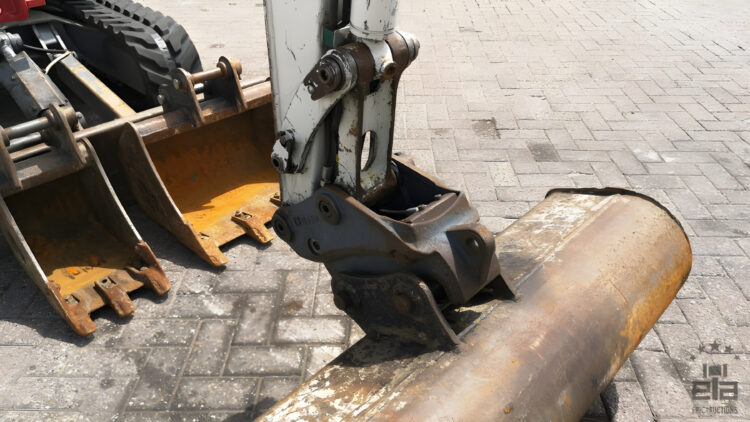 2019 Takeuchi TB230 Mini Excavator - Image 32