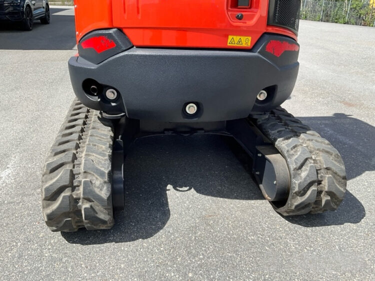 2022 Kubota U27-4 Excavator with Engcon tiltrotator and 3 utensils - Image 24