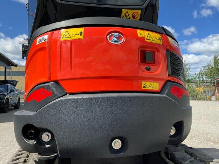 2022 Kubota U27-4 Excavator with Engcon tiltrotator and 3 utensils - Image 23