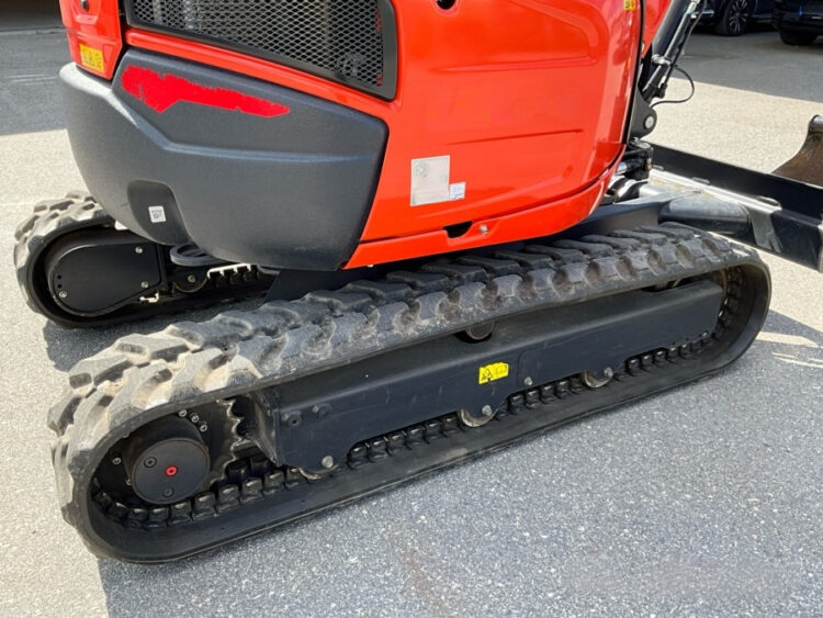 2022 Kubota U27-4 Excavator with Engcon tiltrotator and 3 utensils - Image 19