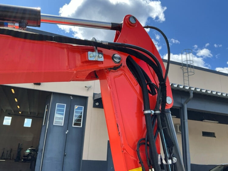 2022 Kubota U27-4 Excavator with Engcon tiltrotator and 3 utensils - Image 12
