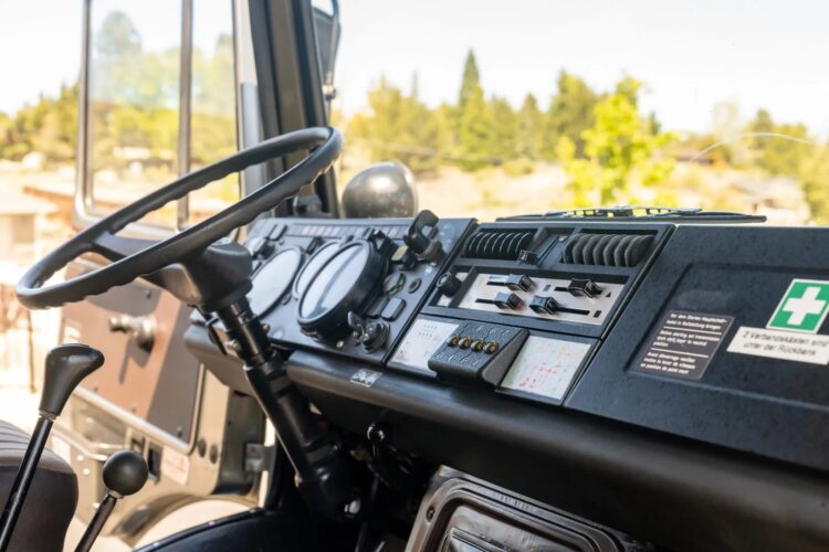1991 Mercedes-Benz Unimog U1650L Doka - Image 61