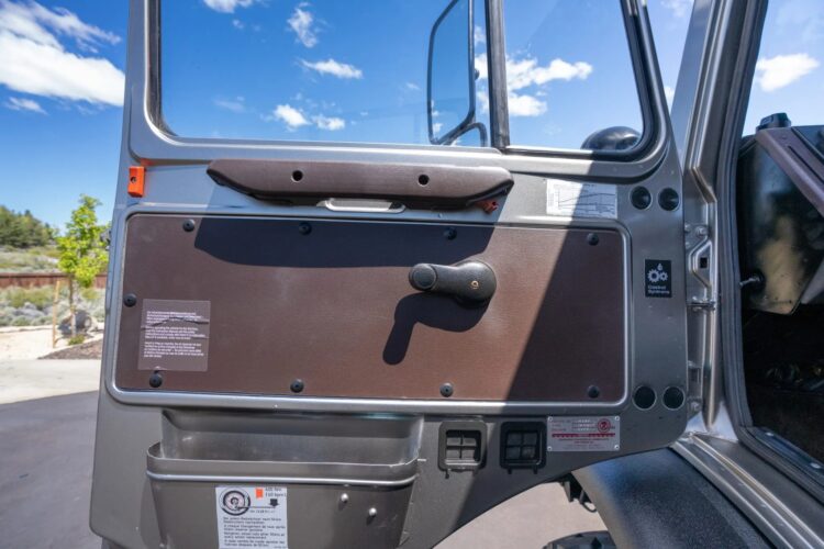 1991 Mercedes-Benz Unimog U1650L Doka - Image 81