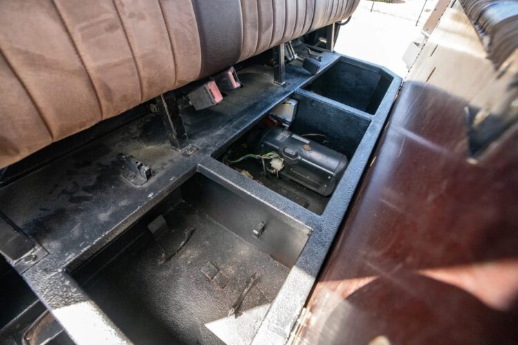 1991 Mercedes-Benz Unimog U1650L Doka - Image 89