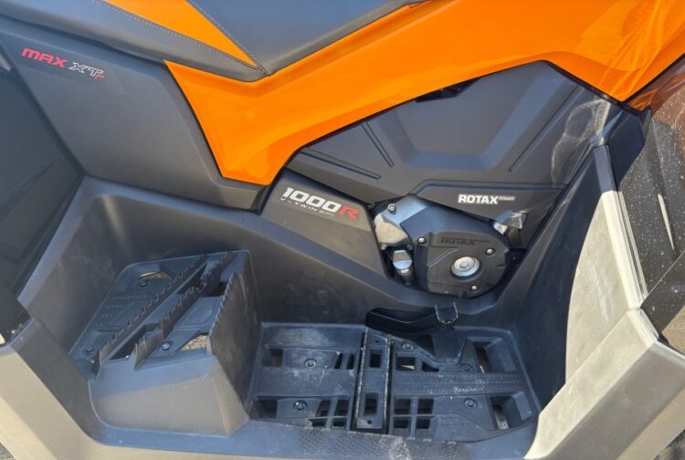 2015 Can-Am Outlander Max 1000R XPT (4x4) ATV - Image 25