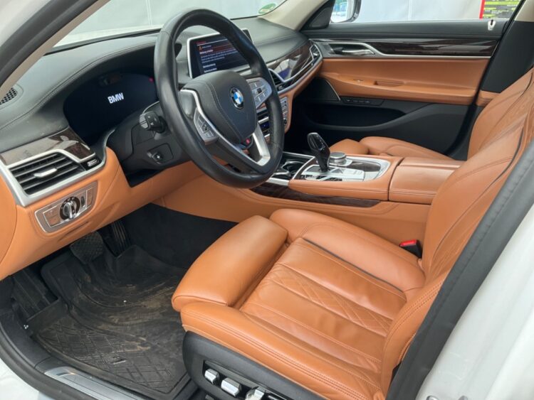 2020 BMW 7er 740d xDrive - Image 8