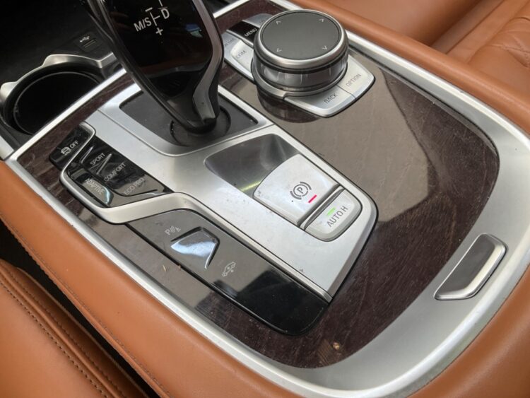 2020 BMW 7er 740d xDrive - Image 32