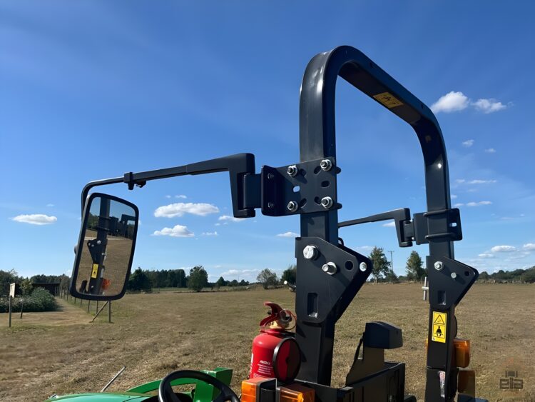 2021 John Deere 3038E compact tractor with front loader - Image 18