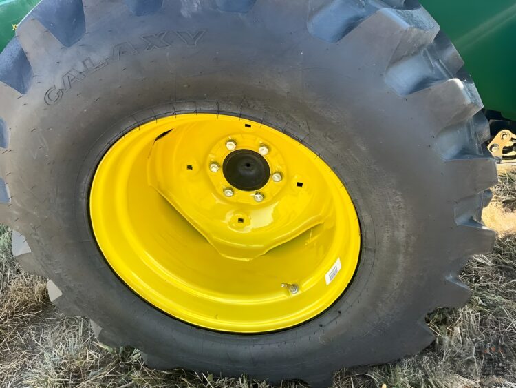 2021 John Deere 3038E compact tractor with front loader - Image 21