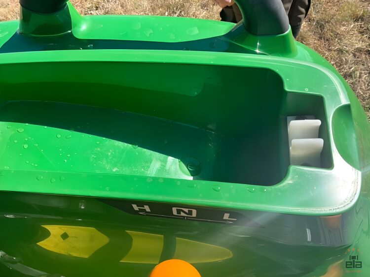 2021 John Deere 3038E compact tractor with front loader - Image 22