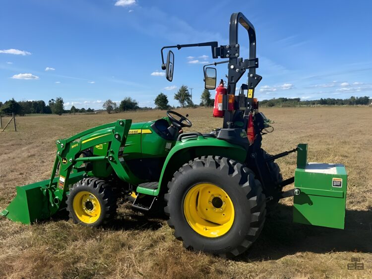 2021 John Deere 3038E compact tractor with front loader - Image 32