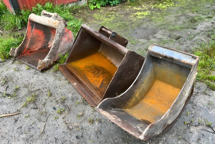2004 Kubota KX61-3 with 4 buckets - Image 4