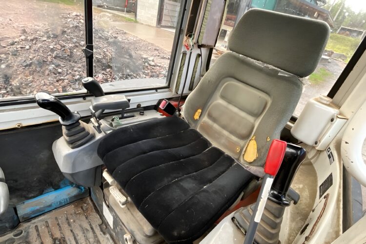 2004 Kubota KX61-3 with 4 buckets - Image 20