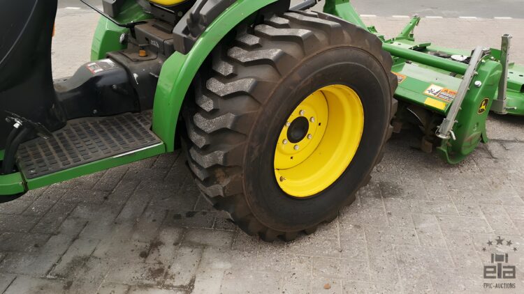 2012 John Deere 2520 Tractor With Cutter And Mower - Image 22