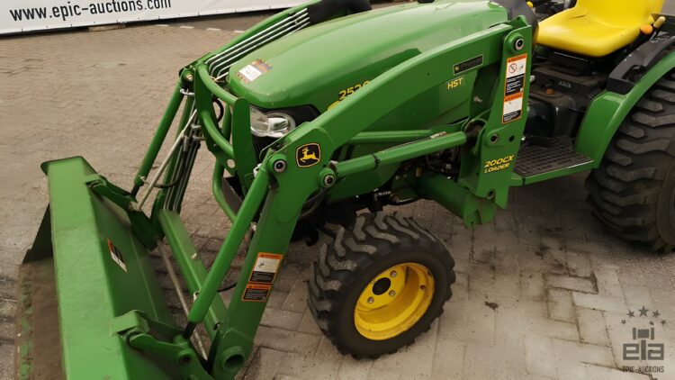 2012 John Deere 2520 Tractor With Cutter And Mower - Image 12