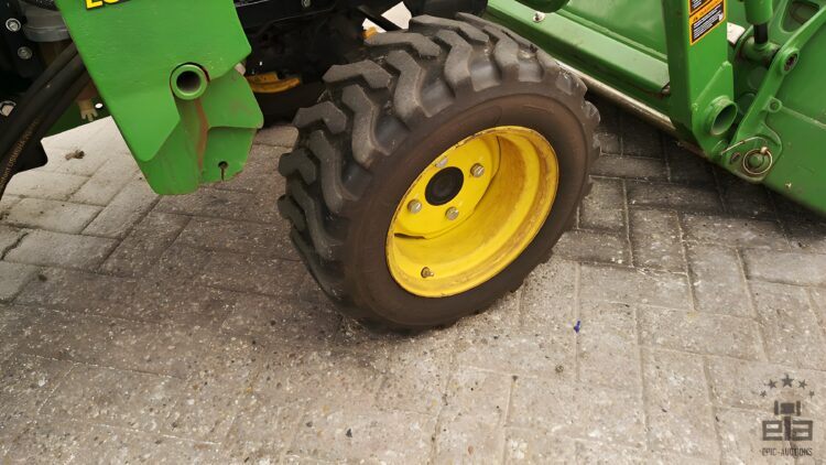 2012 John Deere 2520 Tractor With Cutter And Mower - Image 36