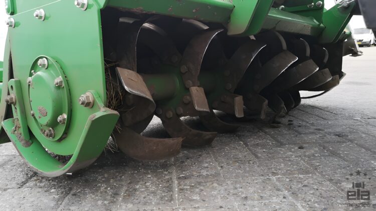 2012 John Deere 2520 Tractor With Cutter And Mower - Image 13
